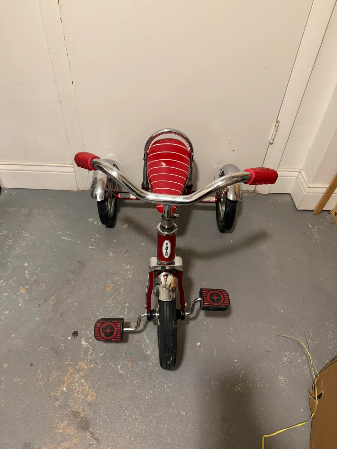 Schwinn Lil' Sting-Ray Tricycle