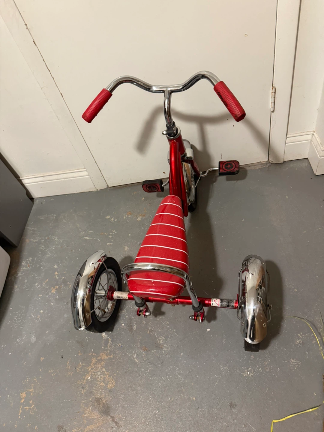 Schwinn Lil' Sting-Ray Tricycle - photo 4