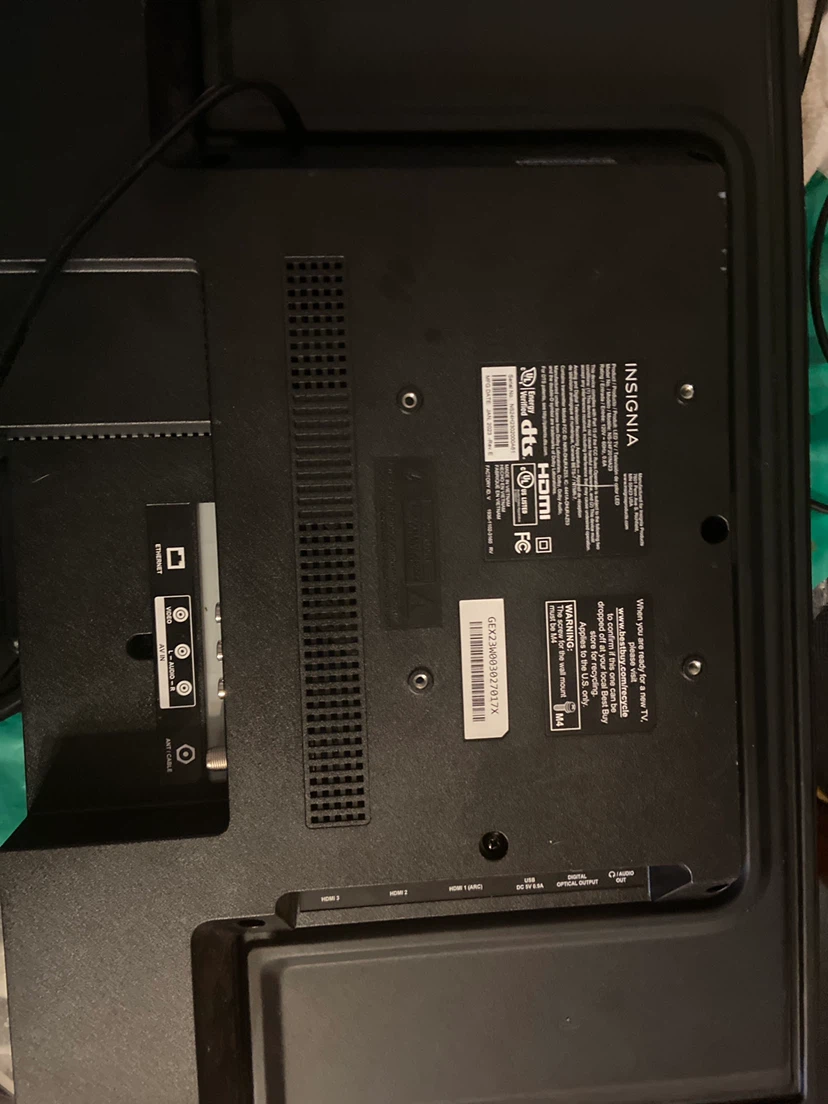 Insignia LED TV - photo 2