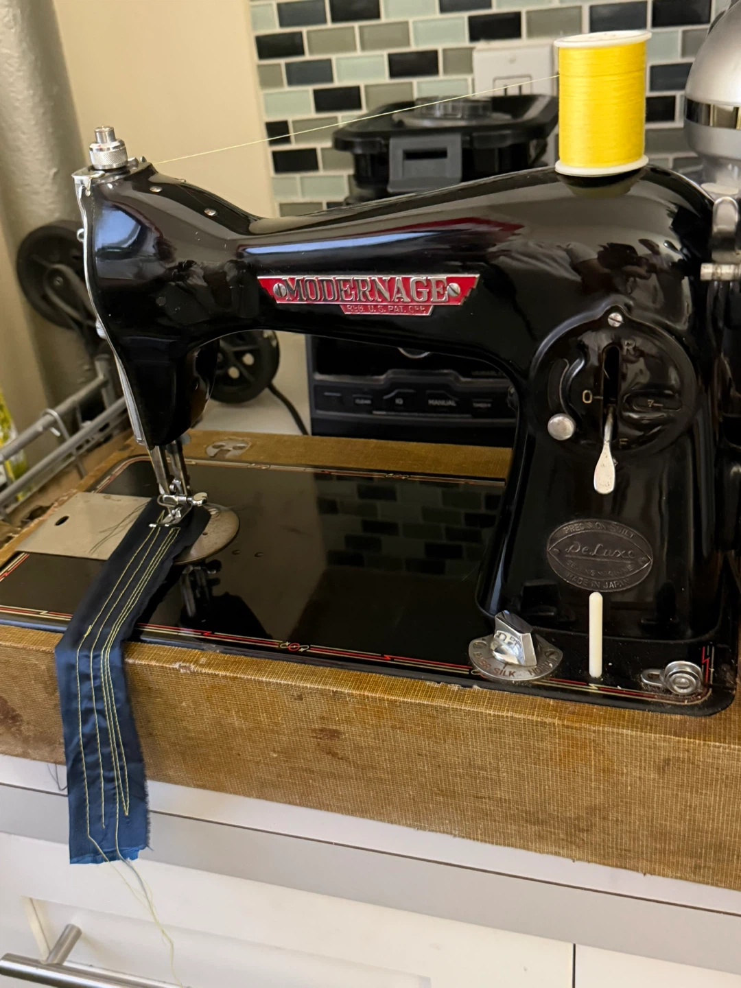 Modernage Deluxe Sewing Machine
