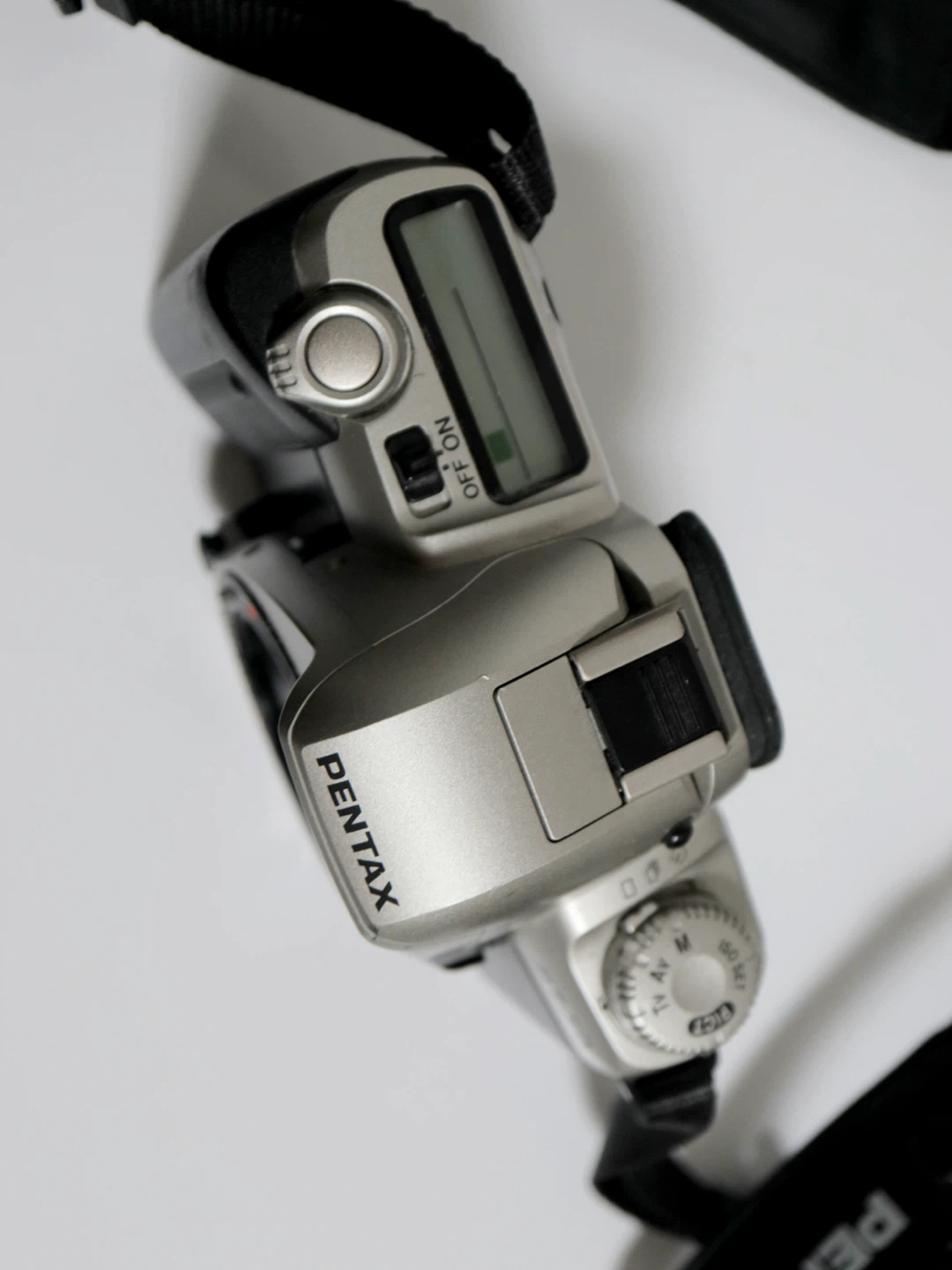 Pentax MZ-50 Film Camera - photo 4
