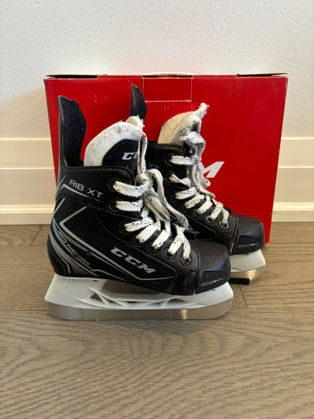 CCM Hockey Skates for kids Size 10 and 11 - photo 2