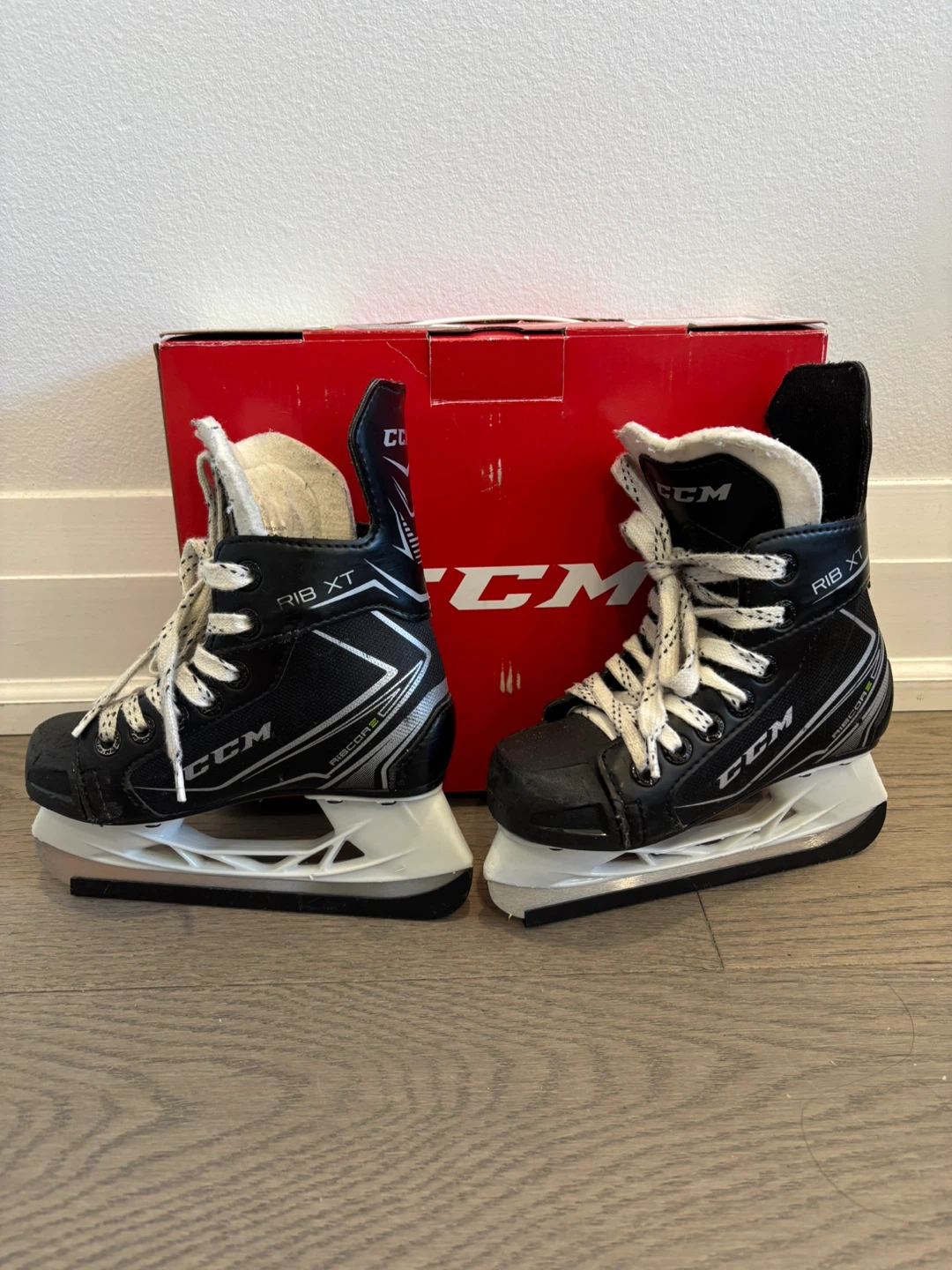 CCM Hockey Skates for kids Size 10 and 11 - photo 4