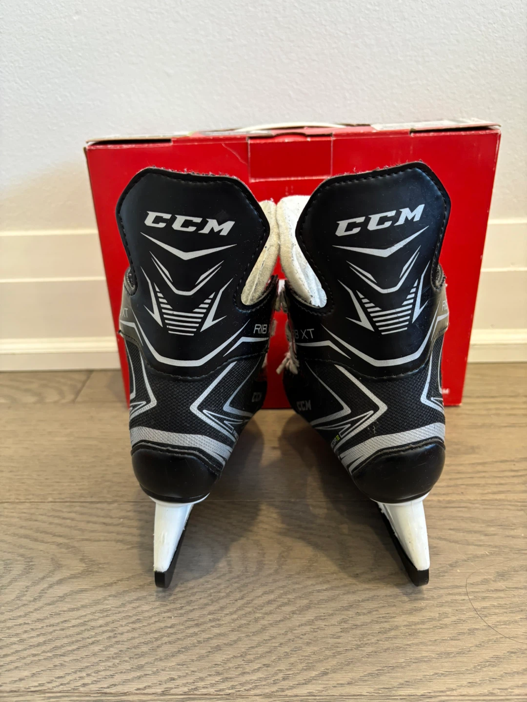 CCM Hockey Skates for kids Size 10 and 11 - photo 5