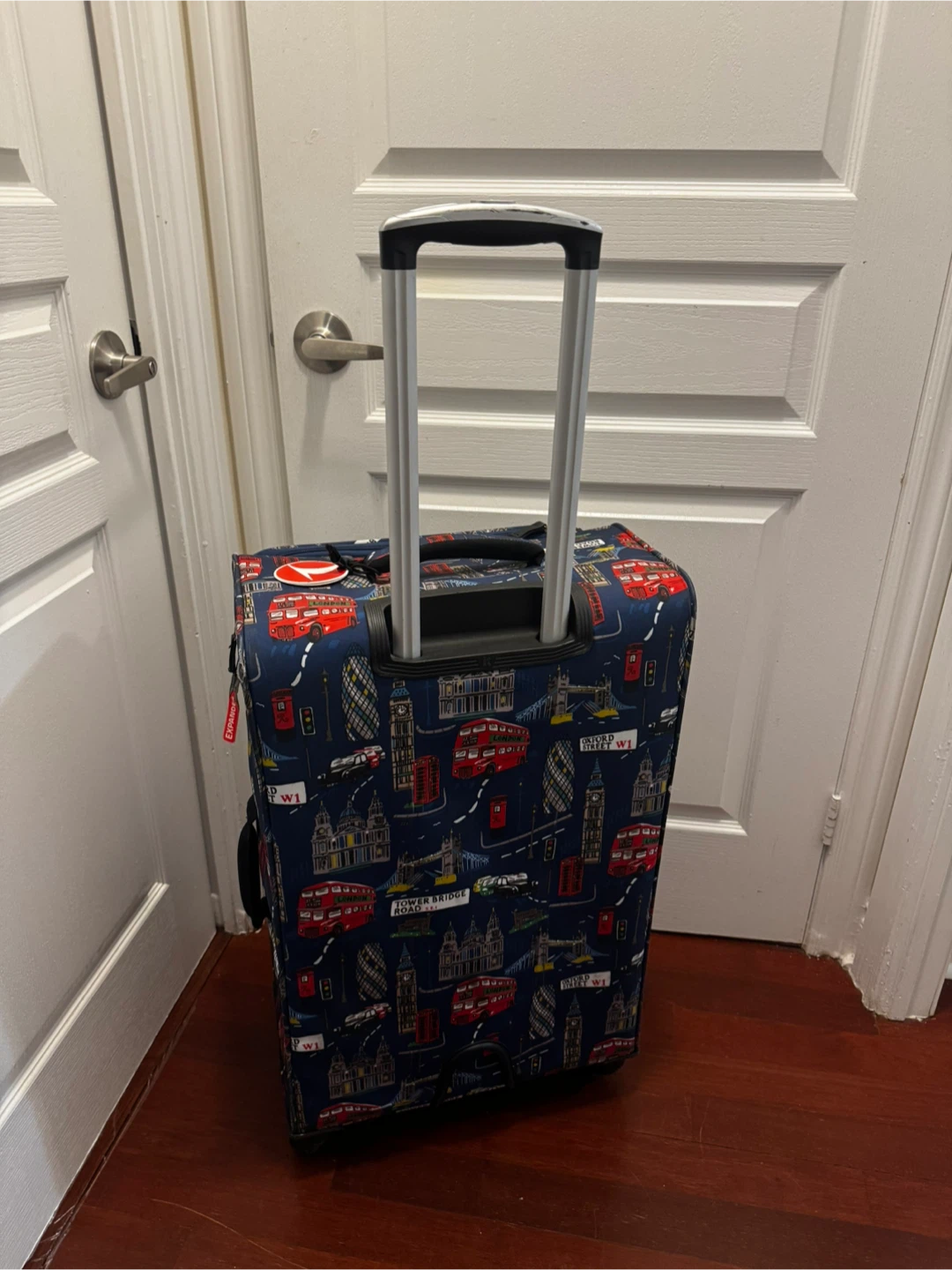 London-themed rolling suitcase - photo 2