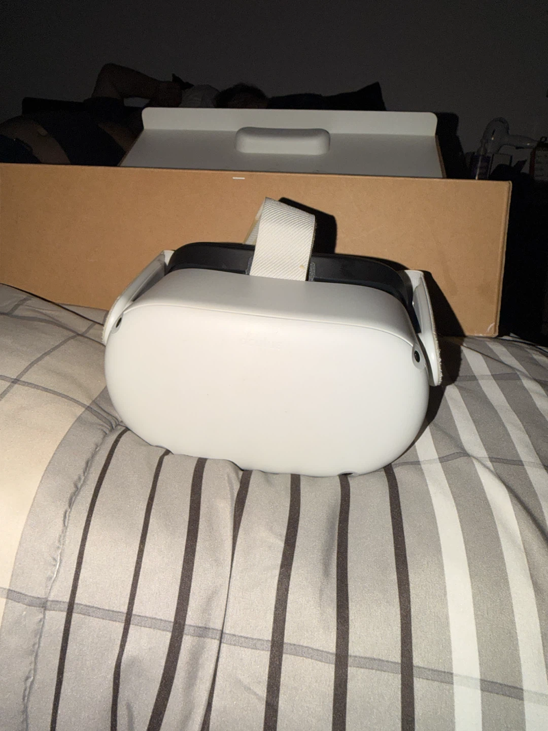Oculus Quest 2 VR Headset - photo 3