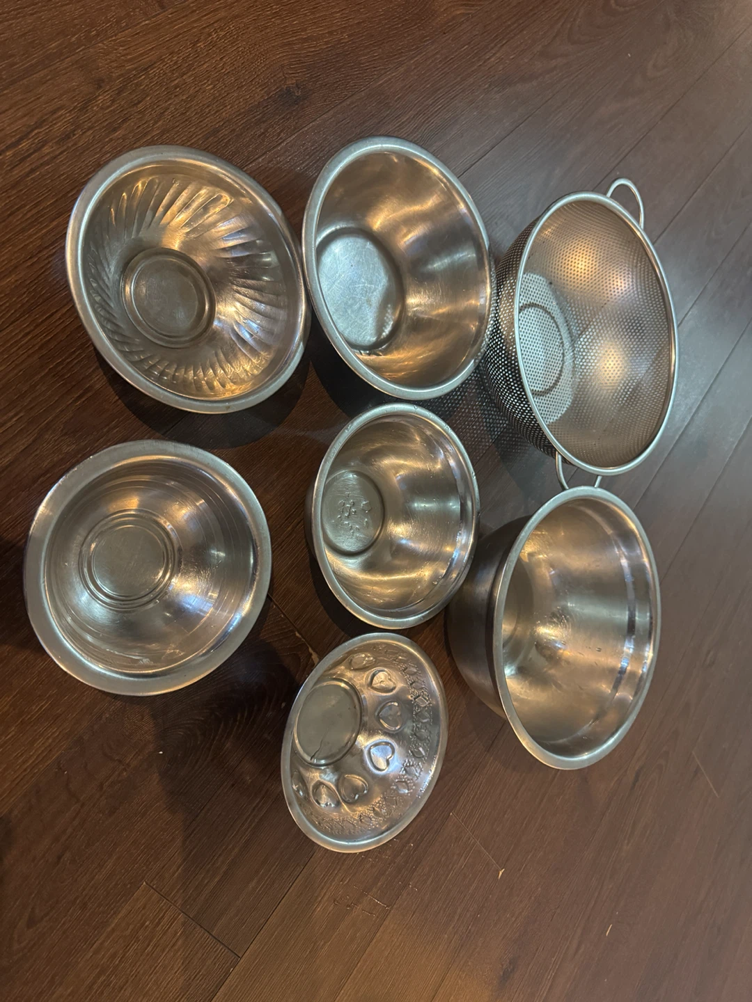 Set of 7 Stainless Steel Mixing Bowls and Colander