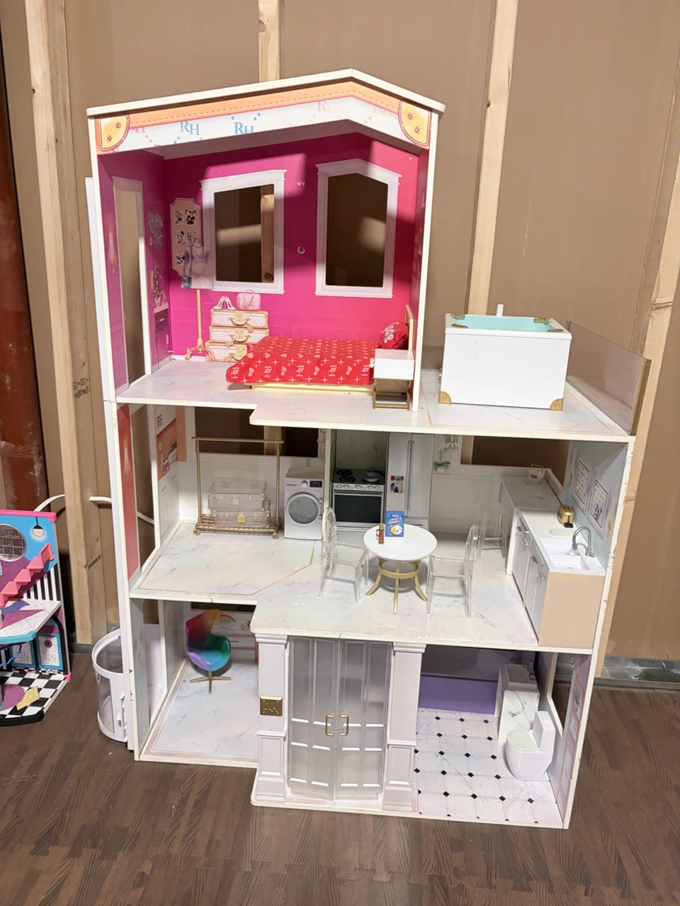 Rainbow High Fashion Dollhouse - photo 2