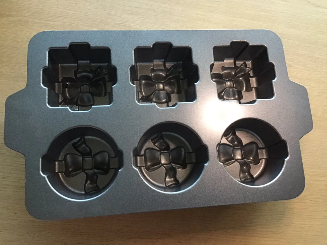 Nordic Ware Gift Cakelets Baking Pan - photo 2