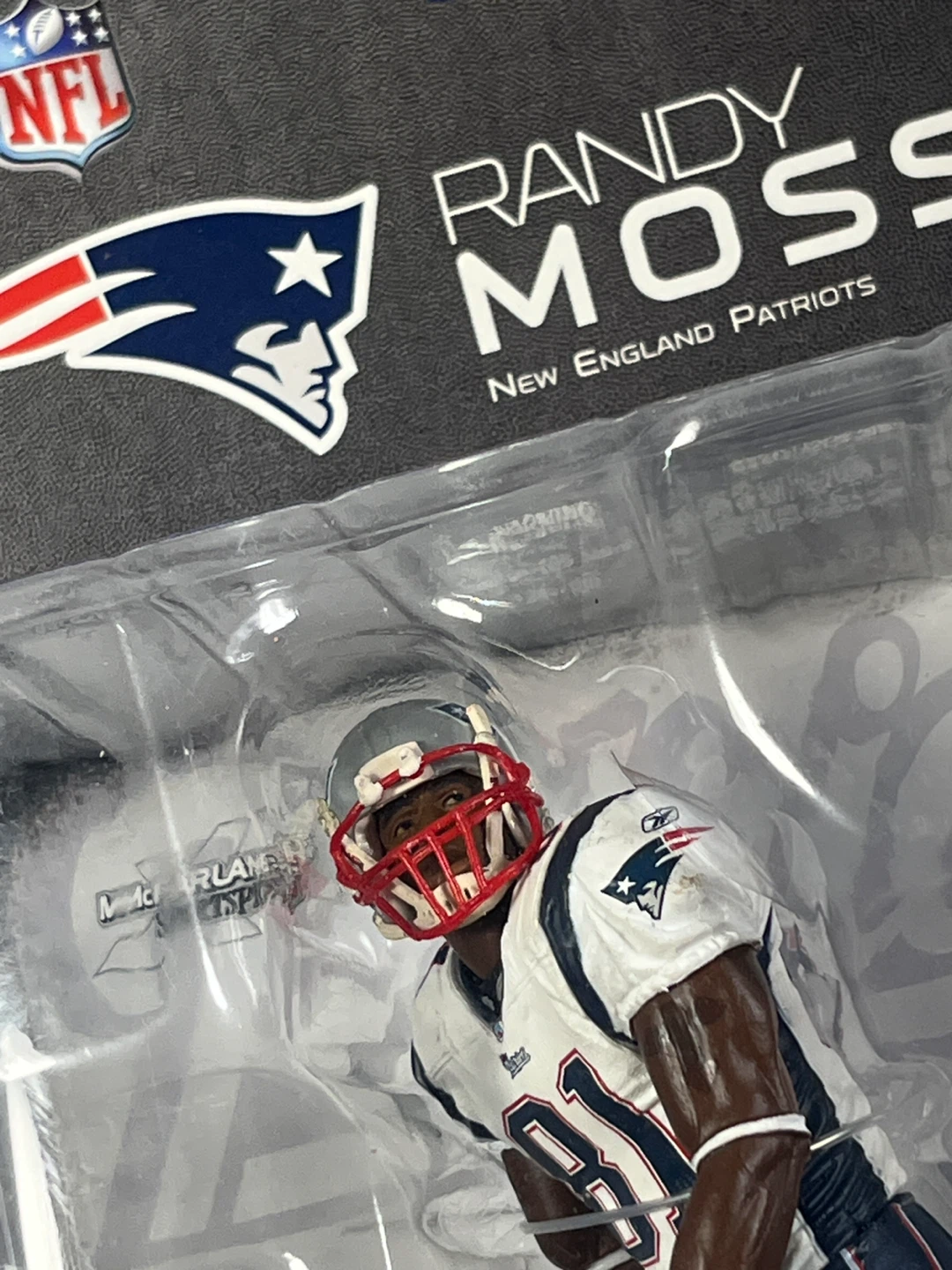 🏈 NEW ENGLAND PATRIOTS LOT - Randy Moss Figure + Free Cards! 🏈 - photo 3