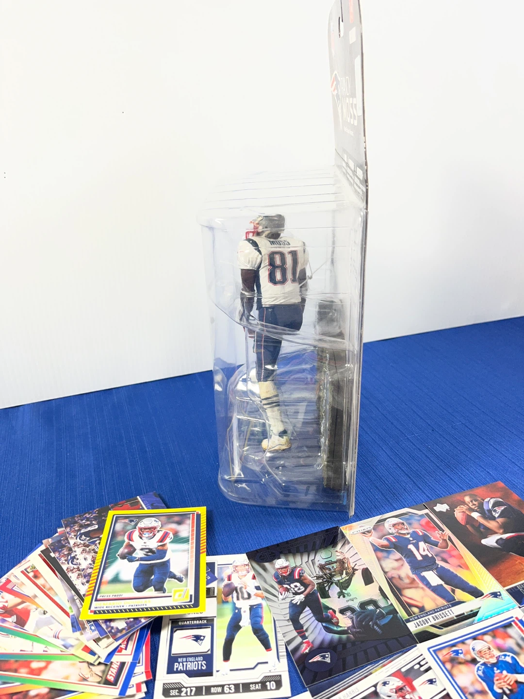 🏈 NEW ENGLAND PATRIOTS LOT - Randy Moss Figure + Free Cards! 🏈 - photo 5