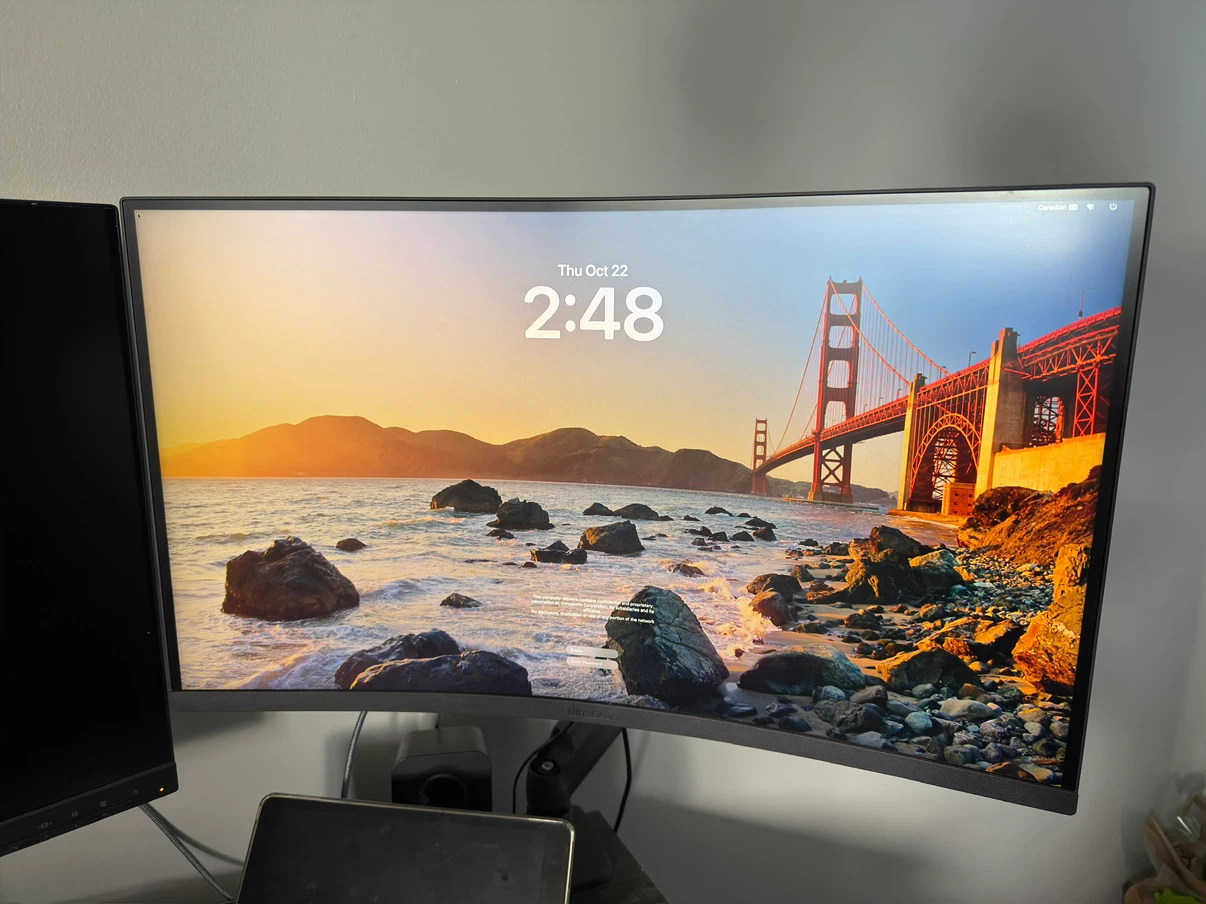 LG UltraGear 27” Curved QHD Gaming Monitor (Like New) - $180 - photo 2