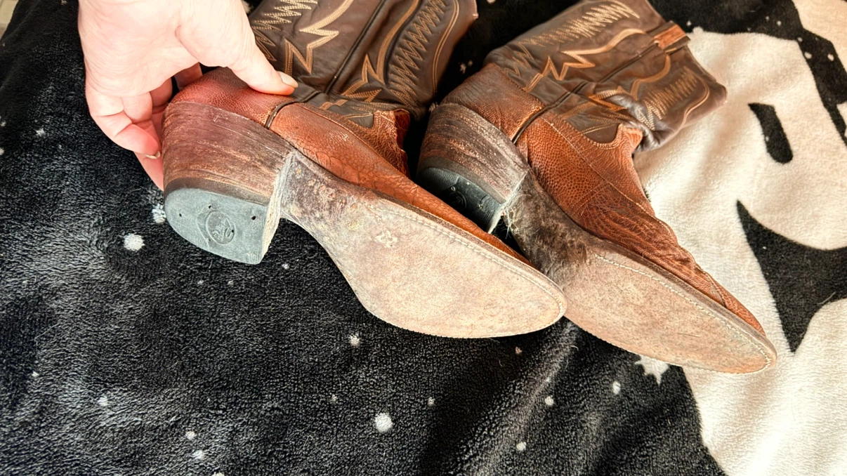 Vintage Sanders Hand Crafted Bullhide Leather Cowboy Boots - photo 4