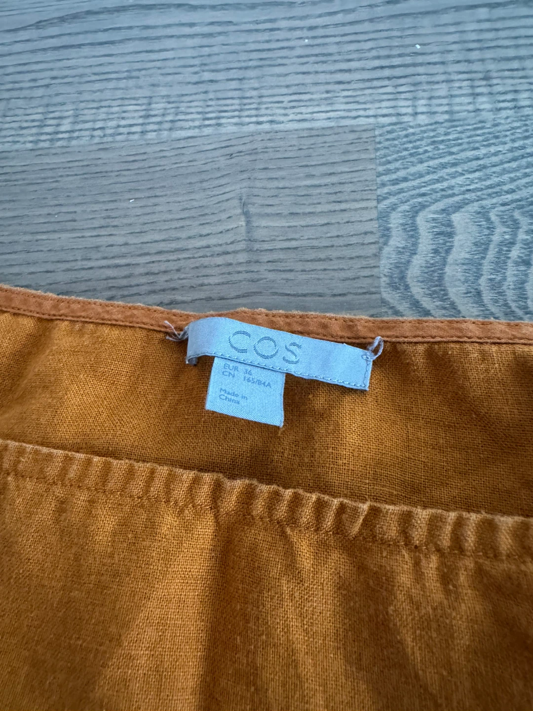 Designer’s COS linen blend top - photo 4