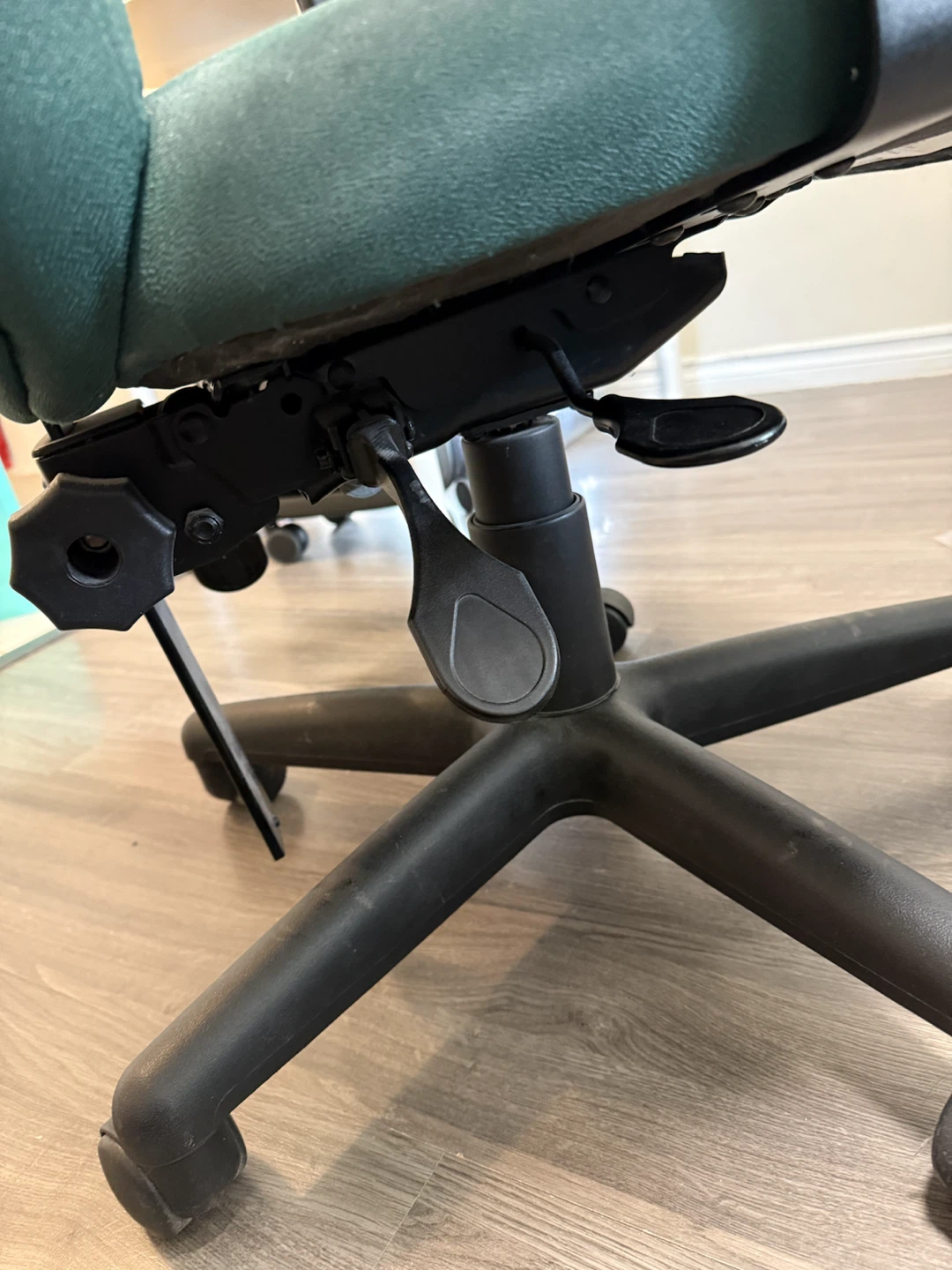 Green Fabric Ergonomic Office Chair - photo 3
