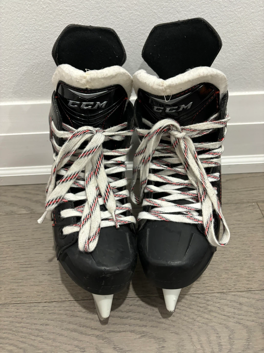 CCM Hockey Skates size 1 for kids - photo 2