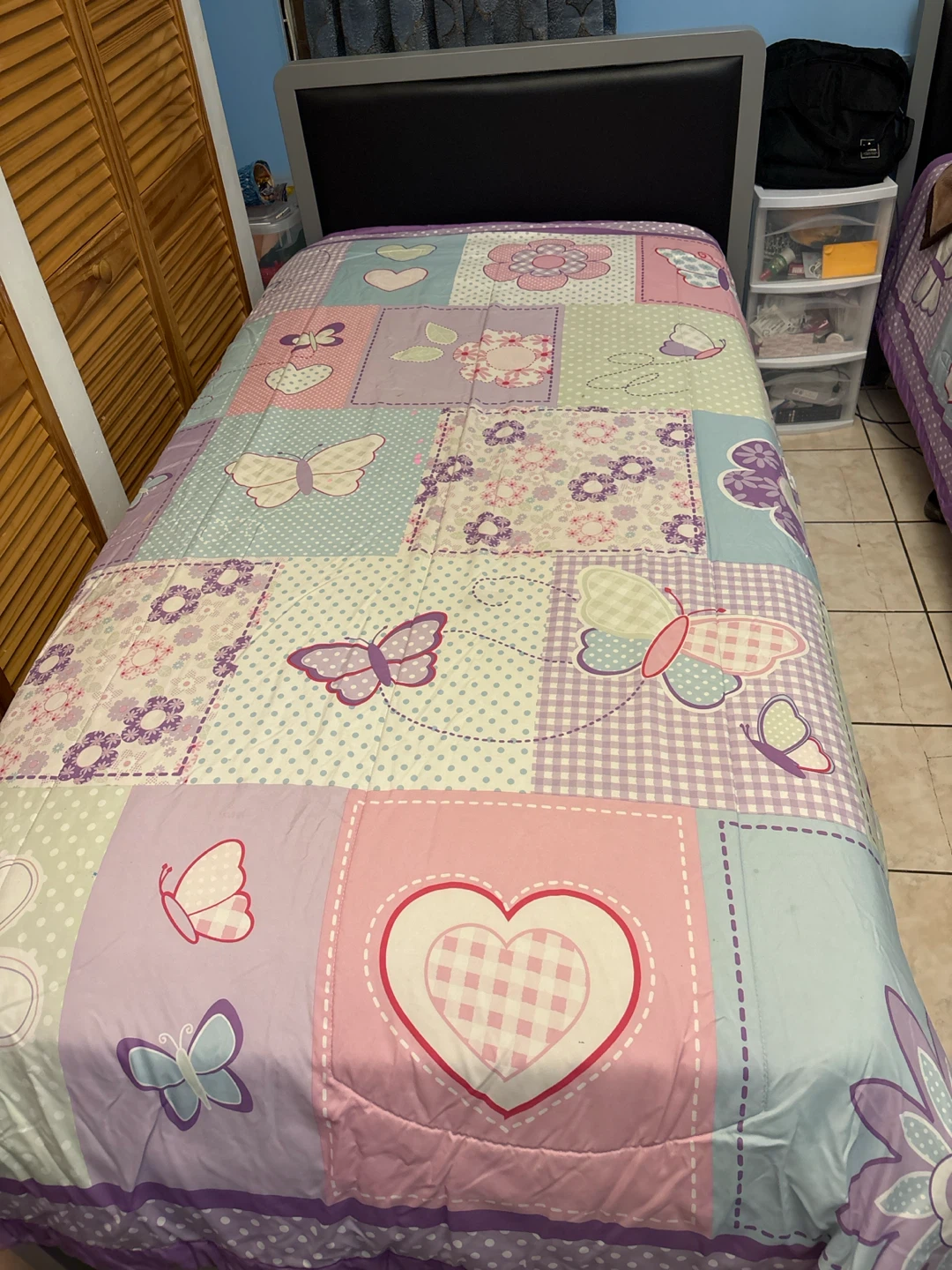 Twin size metal bed frame with headboard