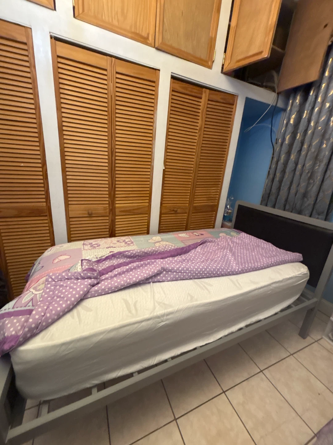 Twin size metal bed frame with headboard - photo 3