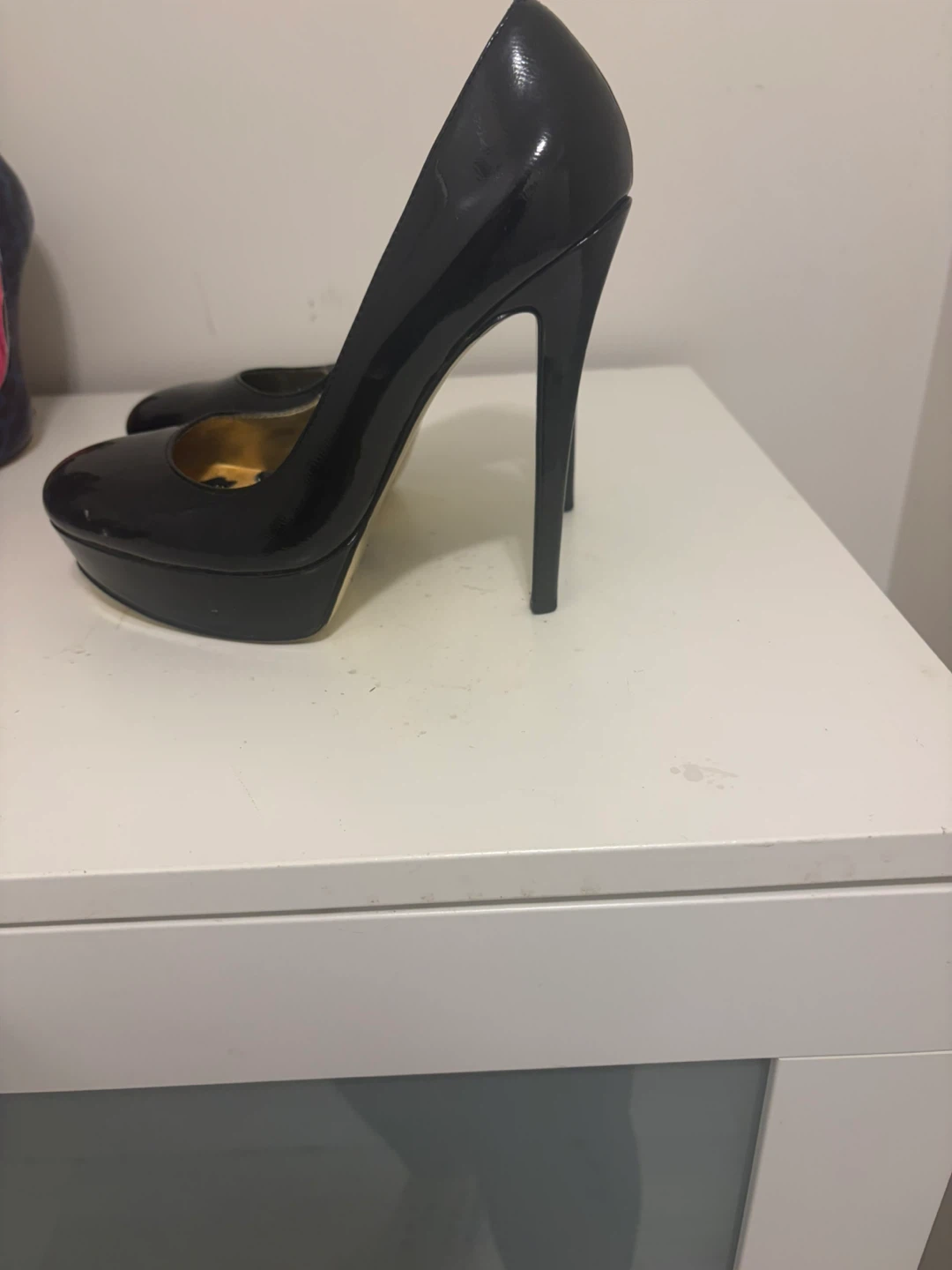 Bebe black patent platform heels - photo 2
