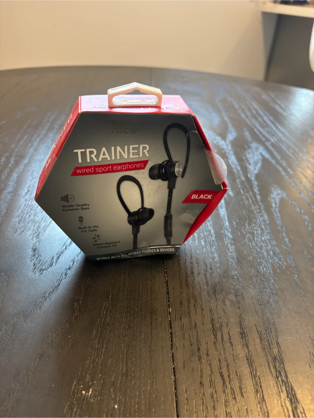 Nice Trainer Wired Sport Earphones - Black