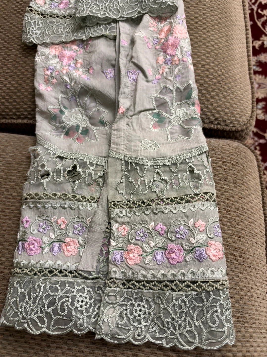 Embroidered Sage Green Floral selwar kamiz - photo 3