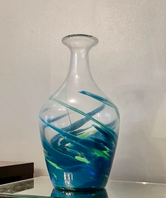Art glass swirl vase
