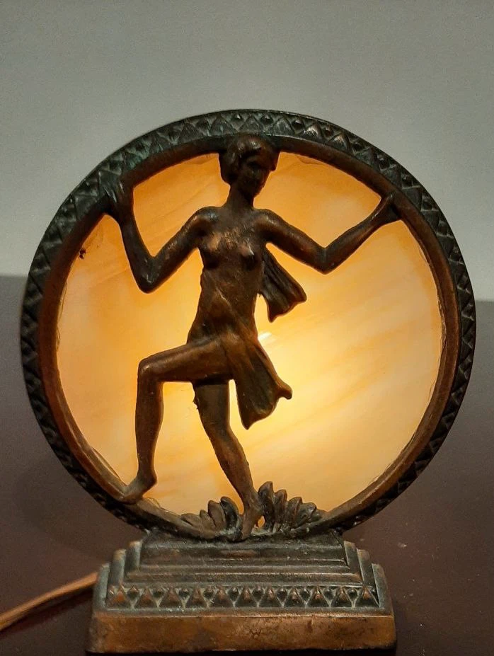 Art Deco Style Dancing Lady Lamp - photo 3