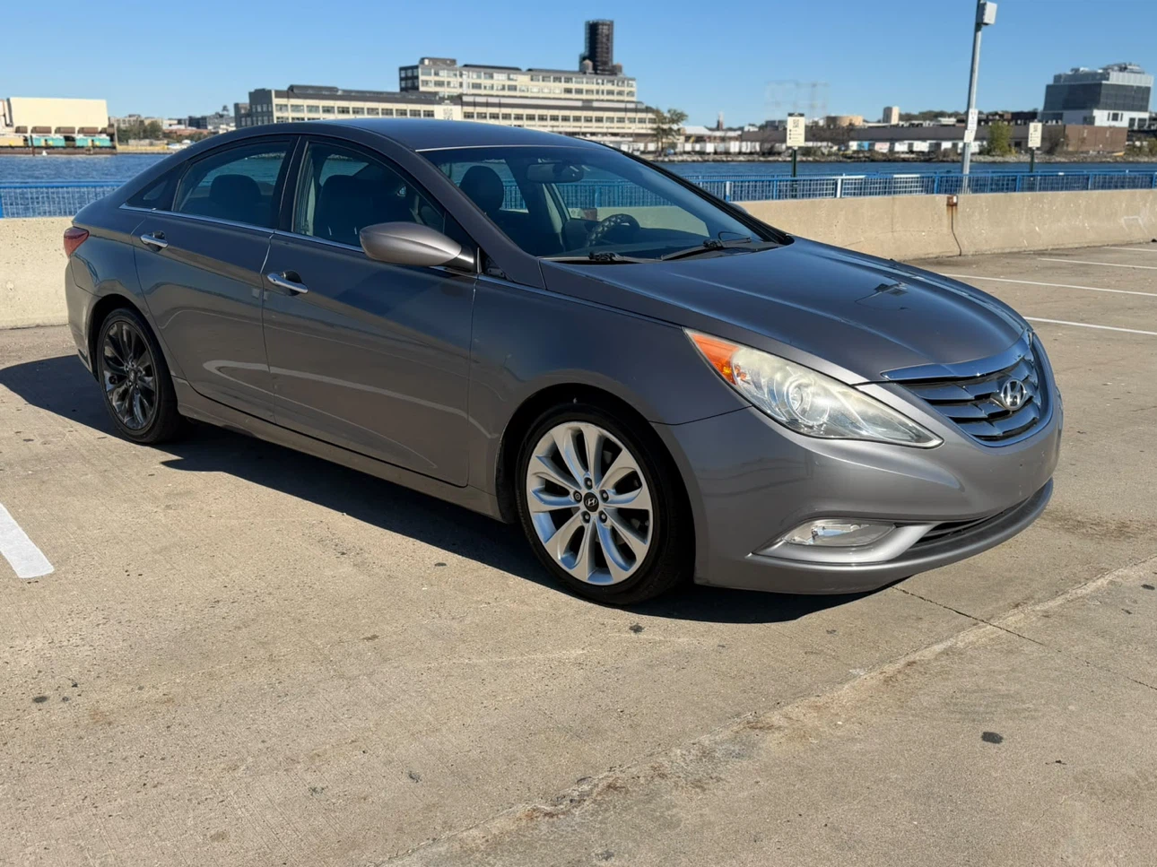Gray Hyundai Sonata 2.0T - photo 3
