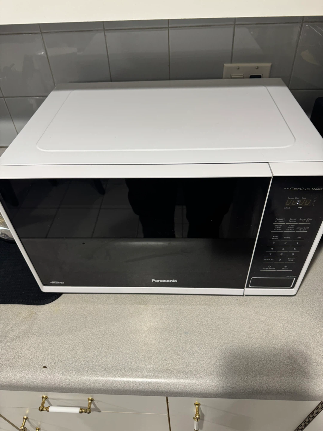 Panasonic The Genius 1200W Microwave - photo 2