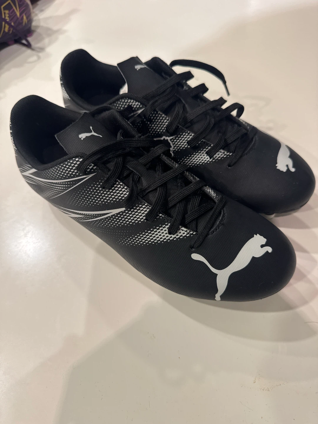 Puma Soccer Cleats Black/White Size 8.5 US