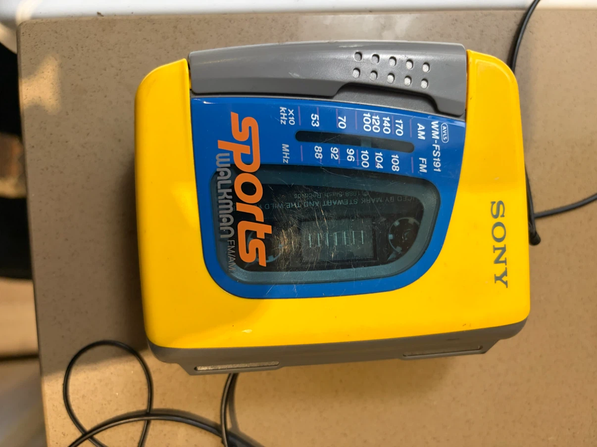 Sony Sports Walkman WM-FS191 Cassette Player - photo 3