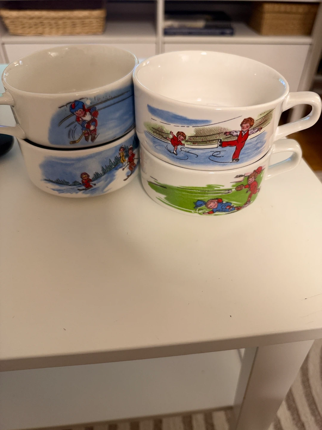 Set of 4 vintage Campbell winter sports ceramic soup mugs
