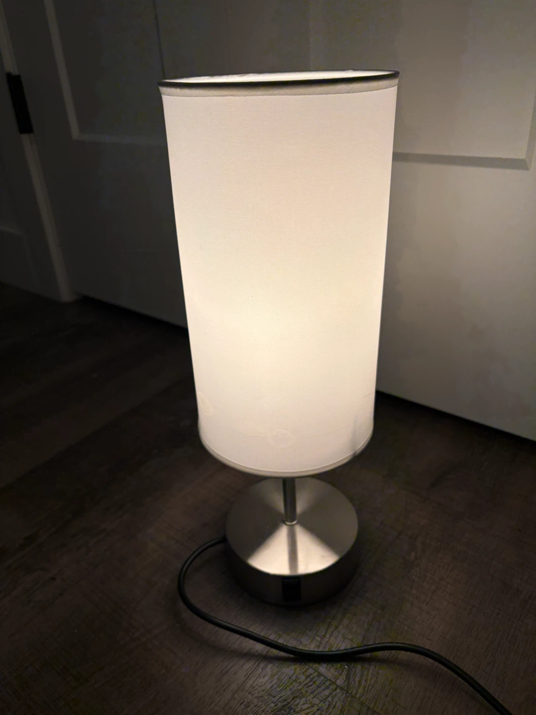 IKEA dimmable table lamp with charge port - photo 5
