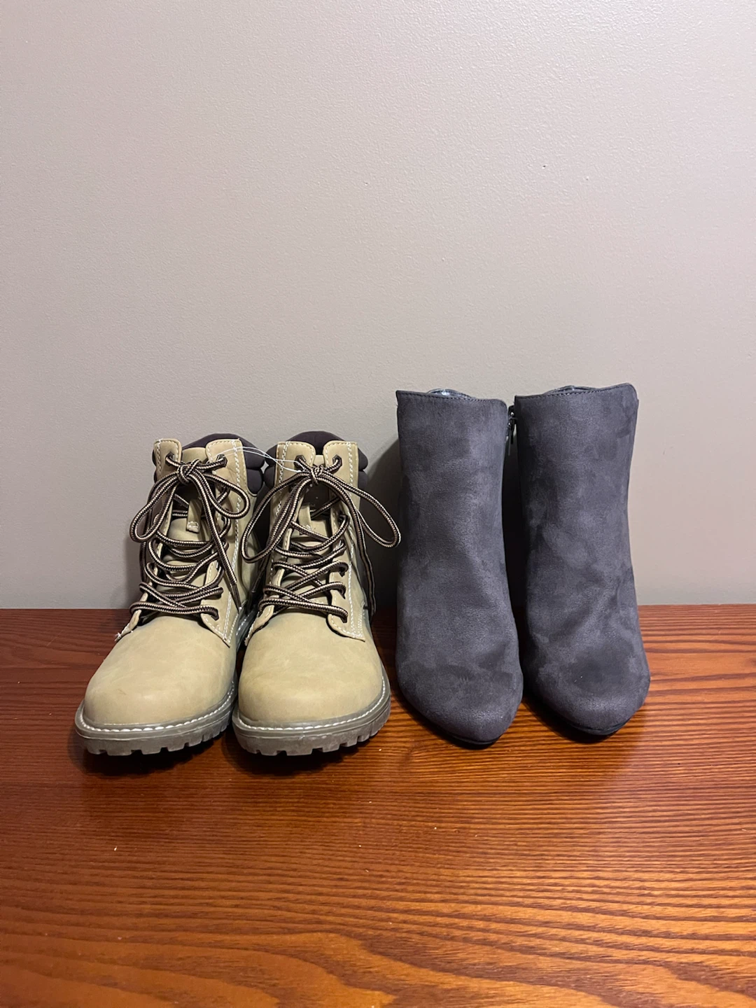 LADIES ZIPPERED ANKLE BOOTS/LACE UP BOOTS (Size 6.5-7) - photo 3