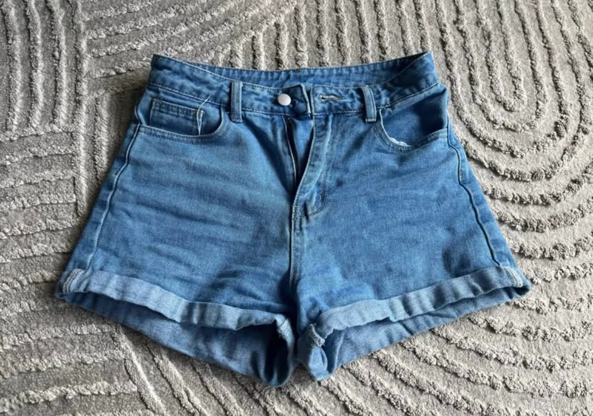 SHEIN High Waist Mom Denim Shorts WORN TWICE - photo 3