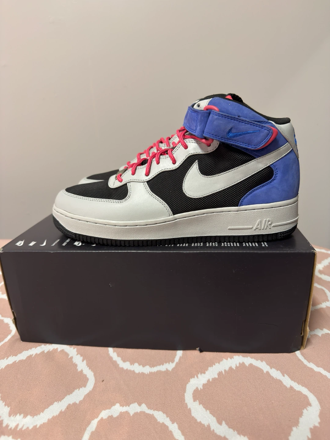 Brand New Men Nike Air Force 1 ‘07 LV8 - Open Box
