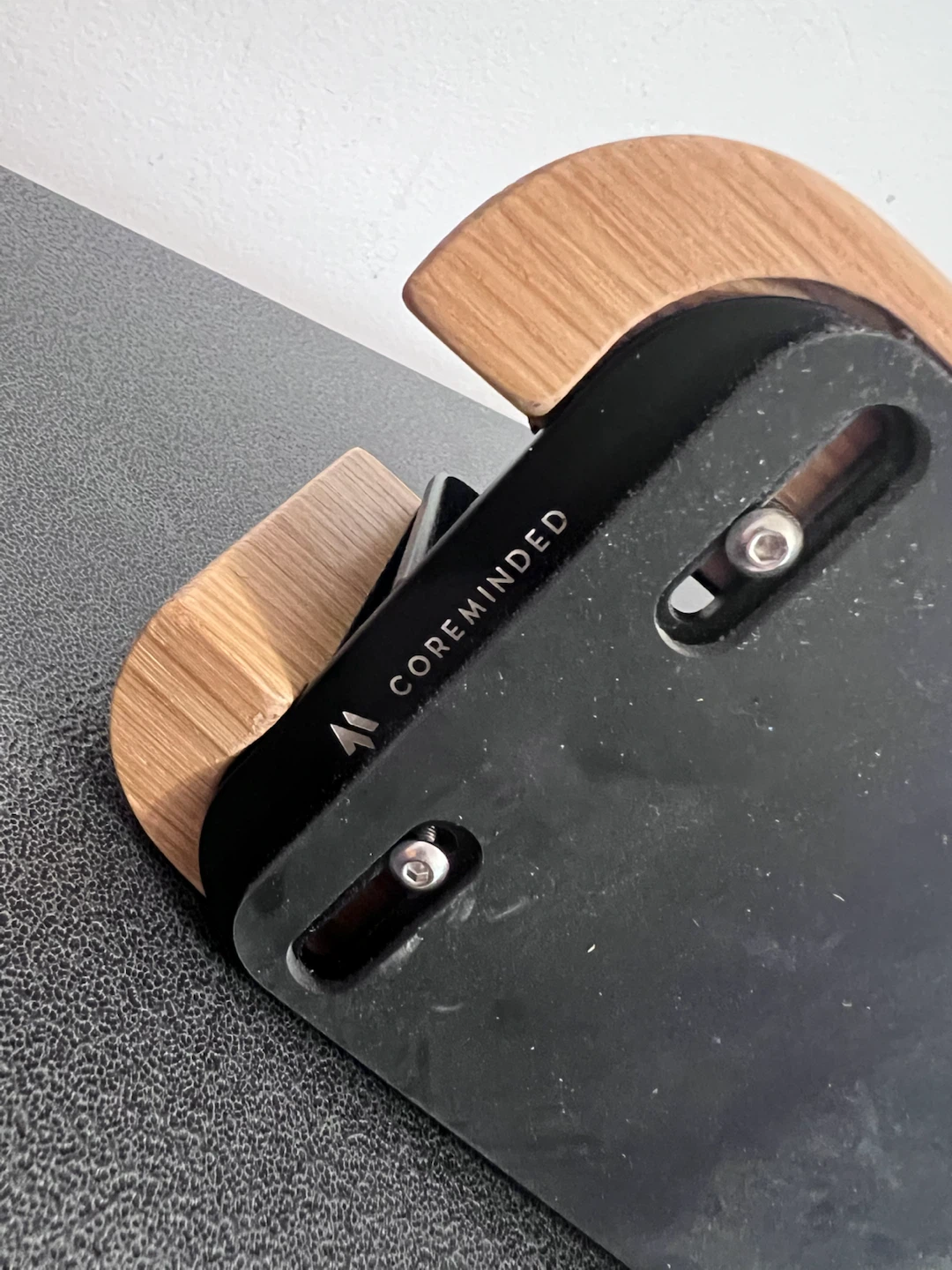 COREMINDED Solid Oak Adjustable Vertical Laptop Stand - photo 3