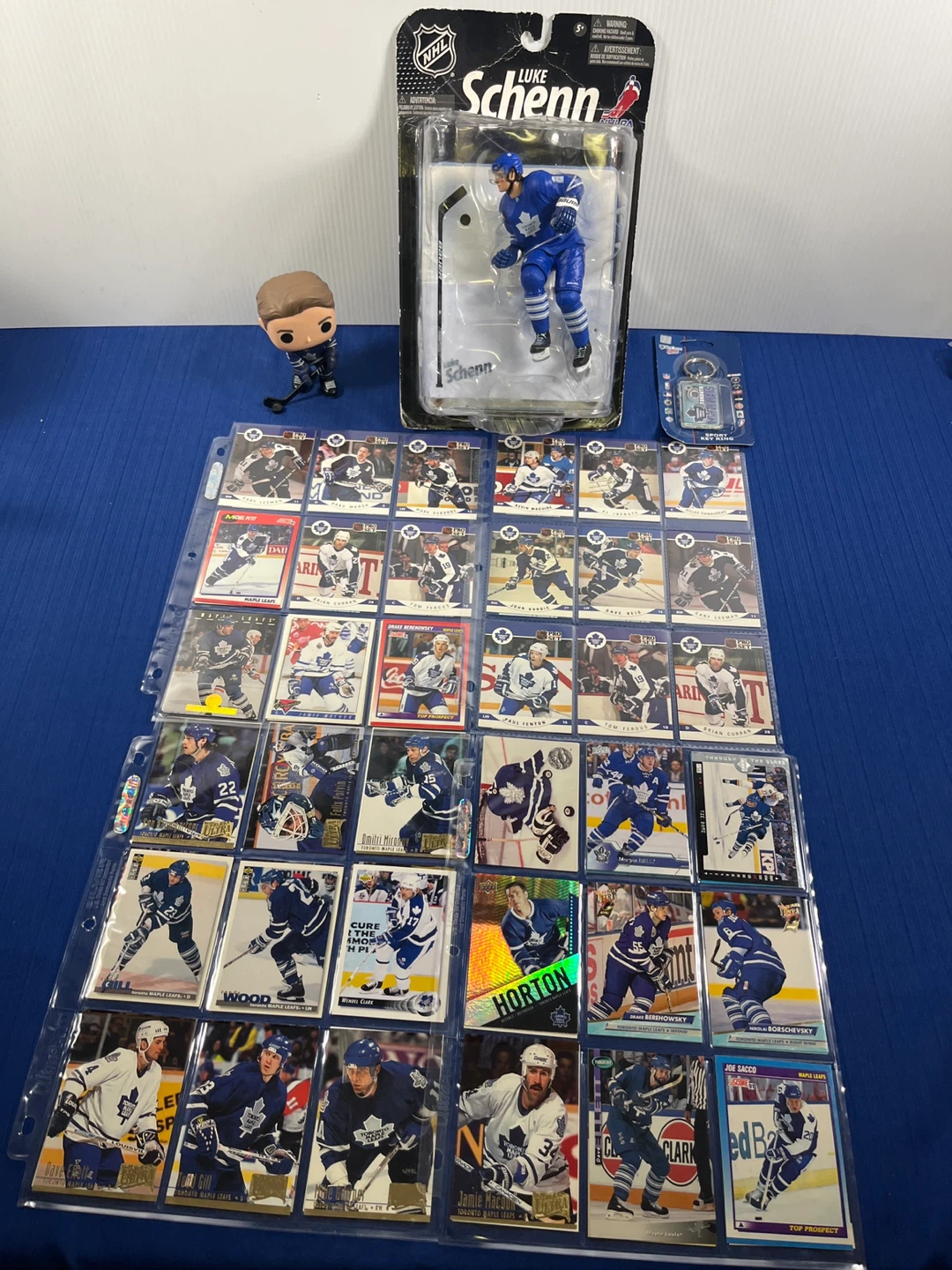 Toronto Maple Leafs Memorabilia & Hockey Card Lot