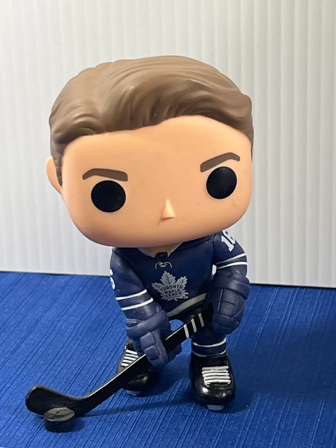 Toronto Maple Leafs Memorabilia & Hockey Card Lot - photo 4