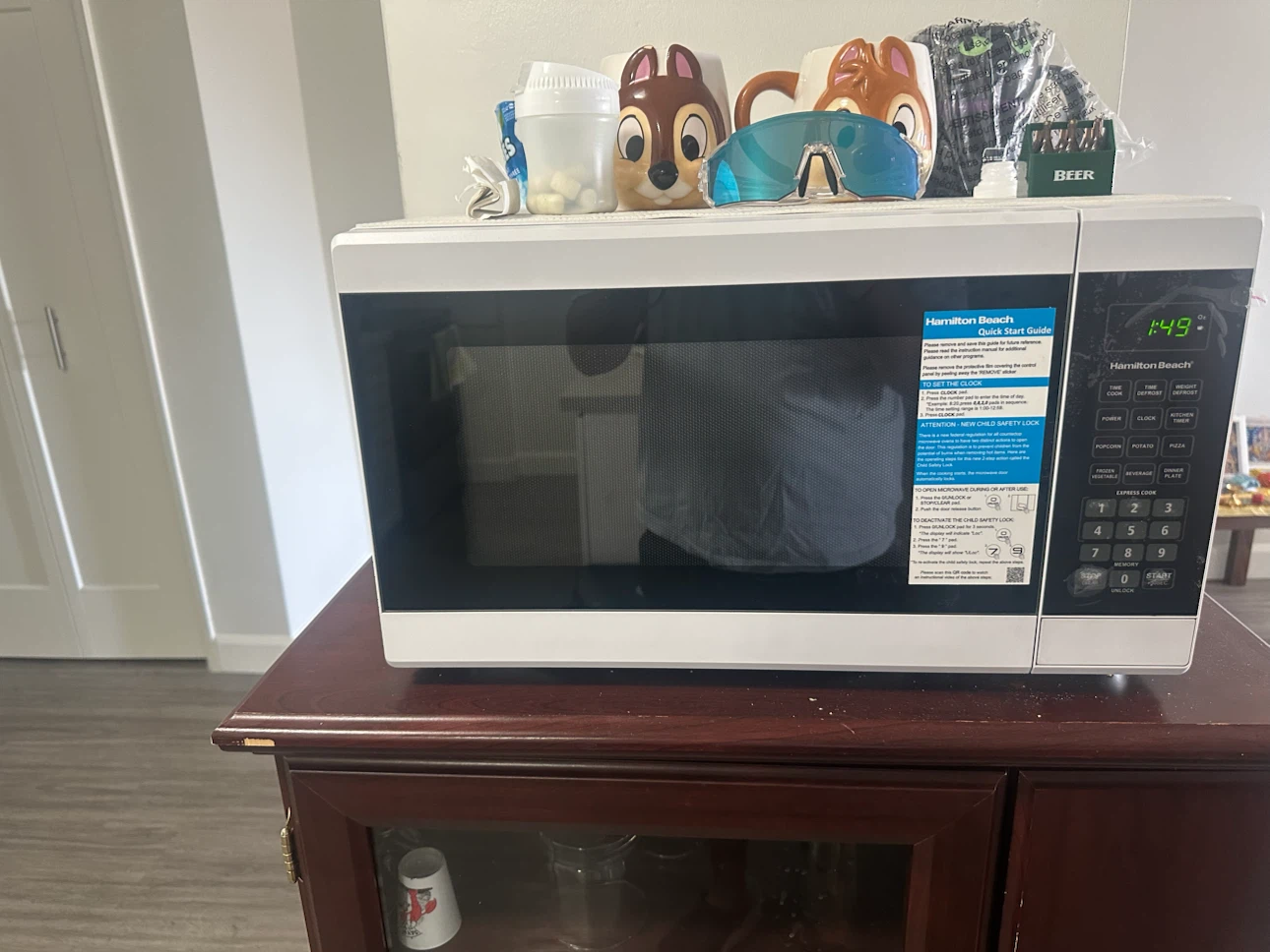 Hamilton Beach Microwave (white) with induction ( Hot plate)