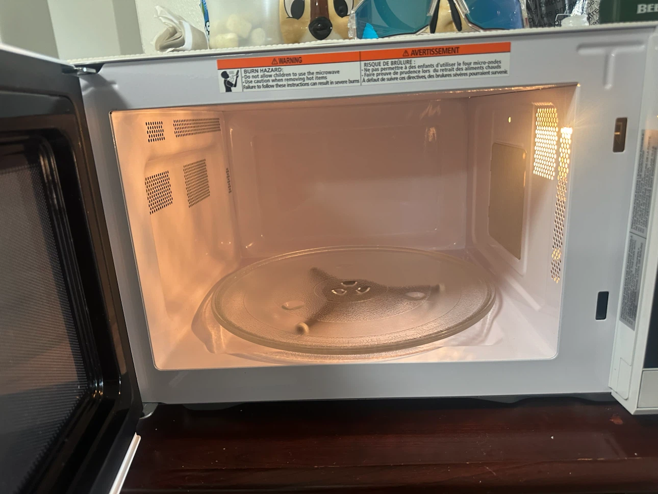 Hamilton Beach Microwave (white) with induction ( Hot plate) - photo 3