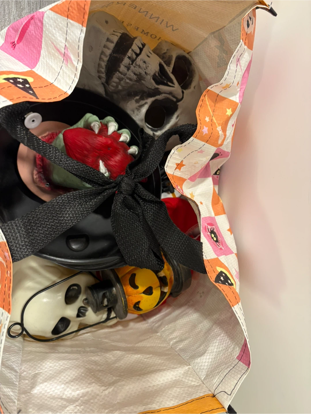 Assorted Halloween Decorations and Decor Bundle - photo 2