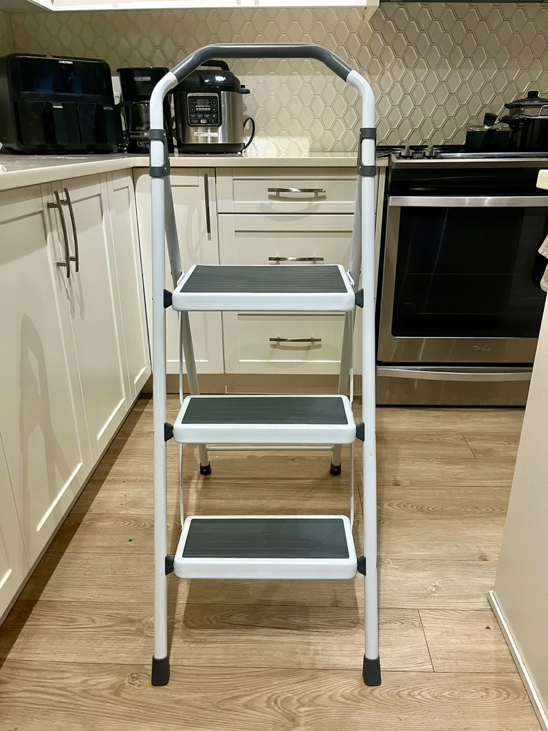 Gorilla Ladders 3-Step Ladder - photo 2