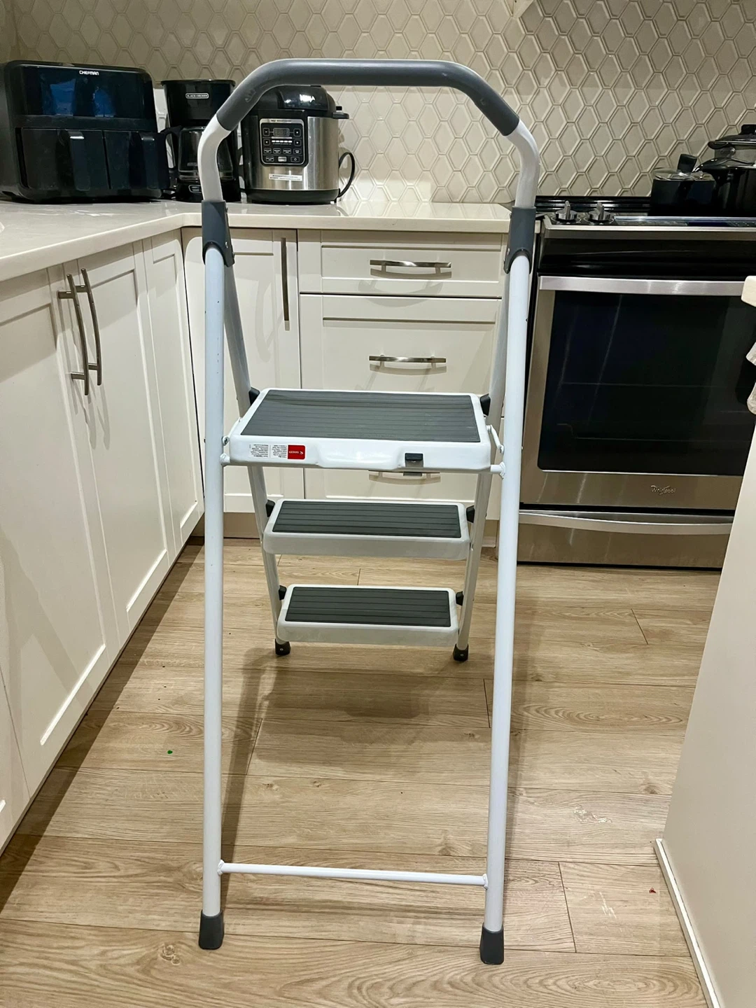 Gorilla Ladders 3-Step Ladder - photo 4