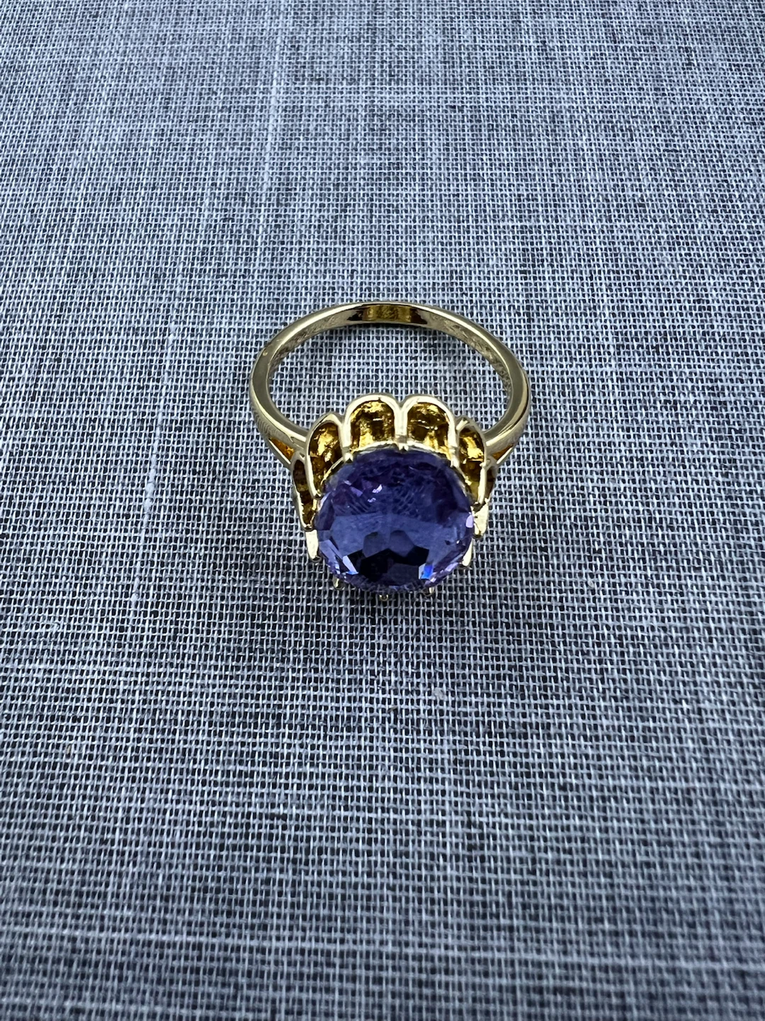 Vintage Style Gold Tone Statement Ring - photo 2