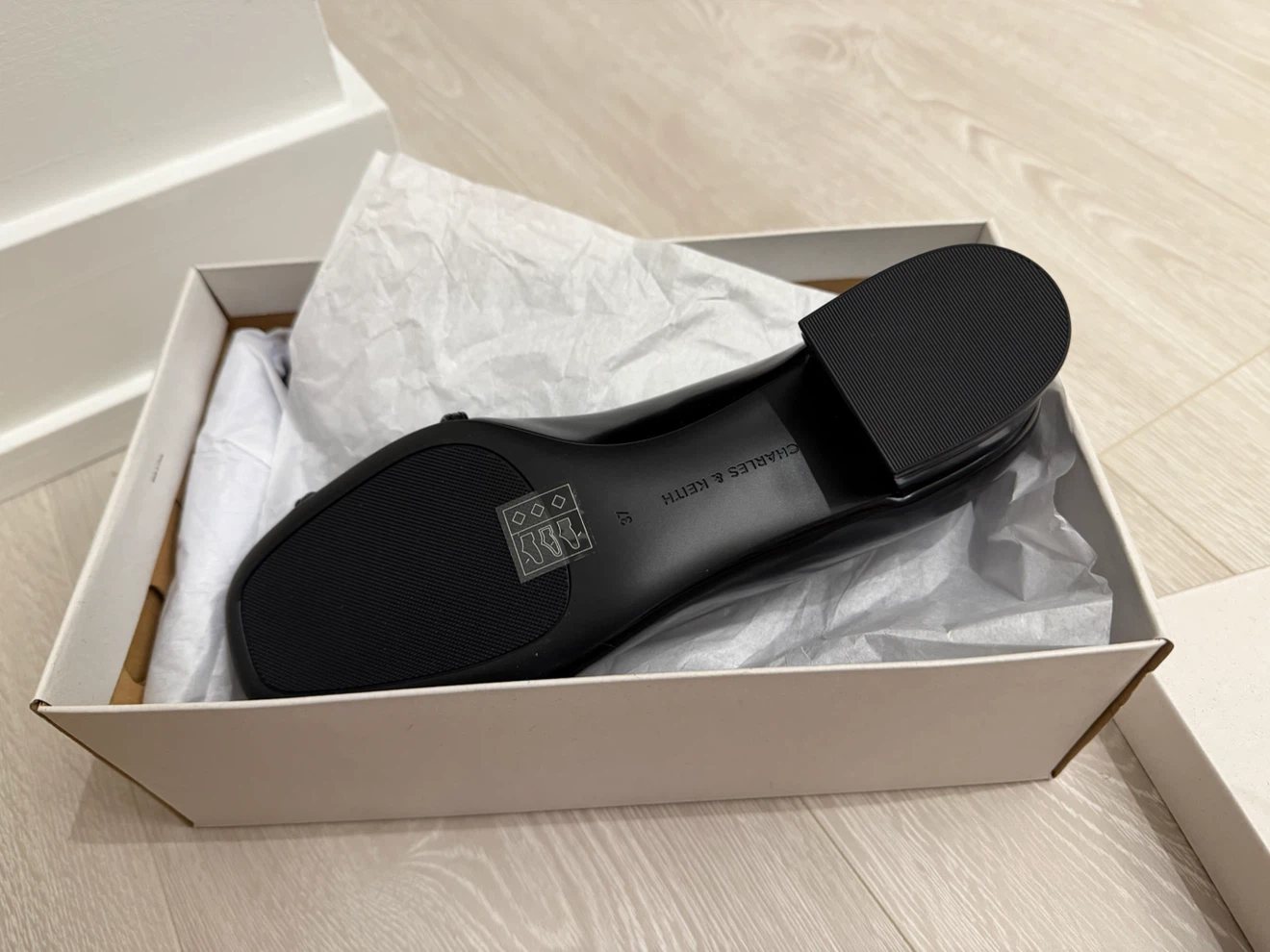 Charles & Keith Black Bow Block Heels Size 37 - photo 2