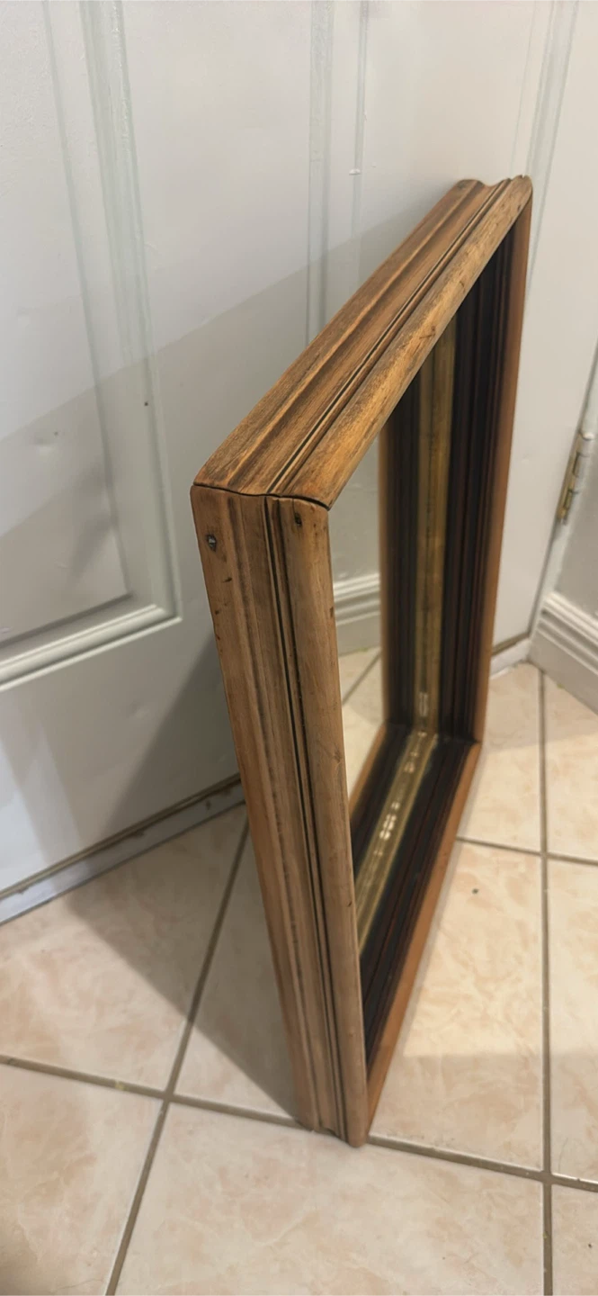 Decorative Wood and Gold Trim Mirror 23”-18” - photo 3