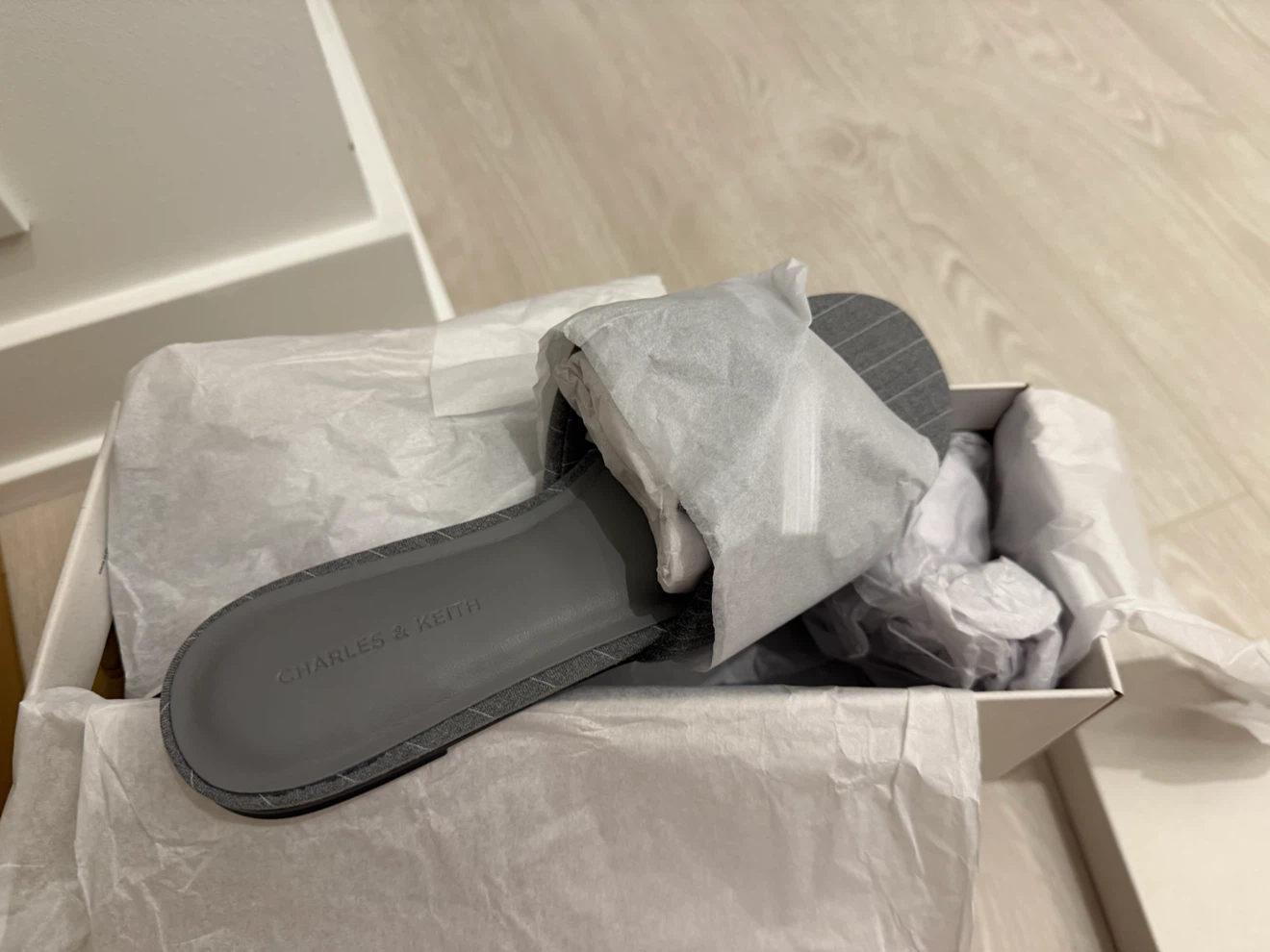 Charles & Keith Bow Slide - Grey Size 37
