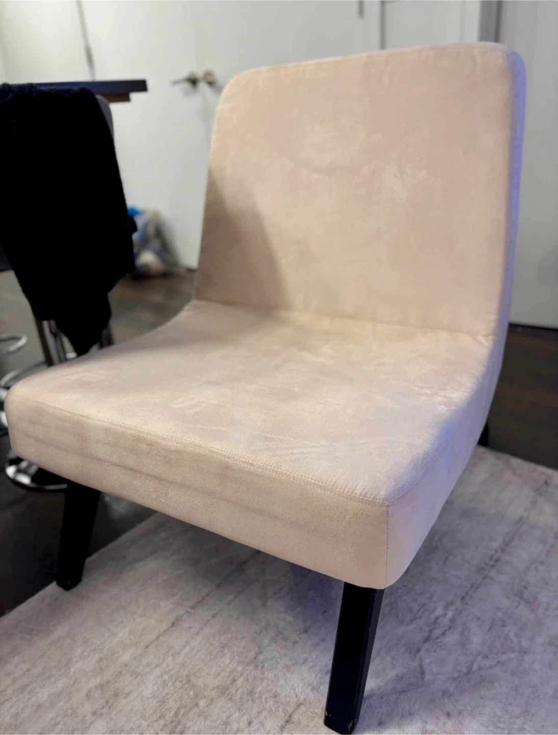 LIKE NEW - MOVING SALE - Cream Accent Chair - photo 2
