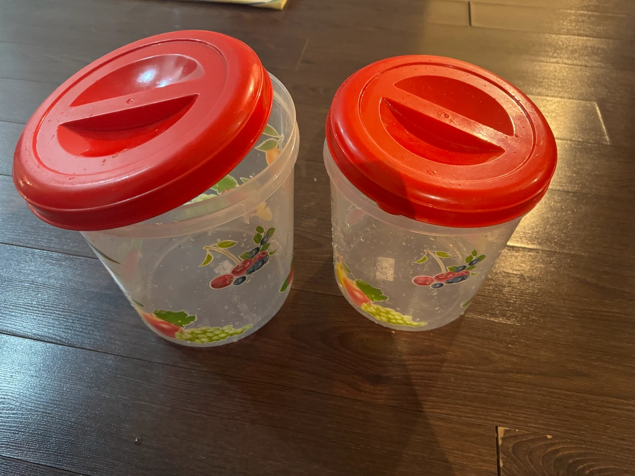 Set of 2 Plastic Storage Containers with Red Lids - photo 2